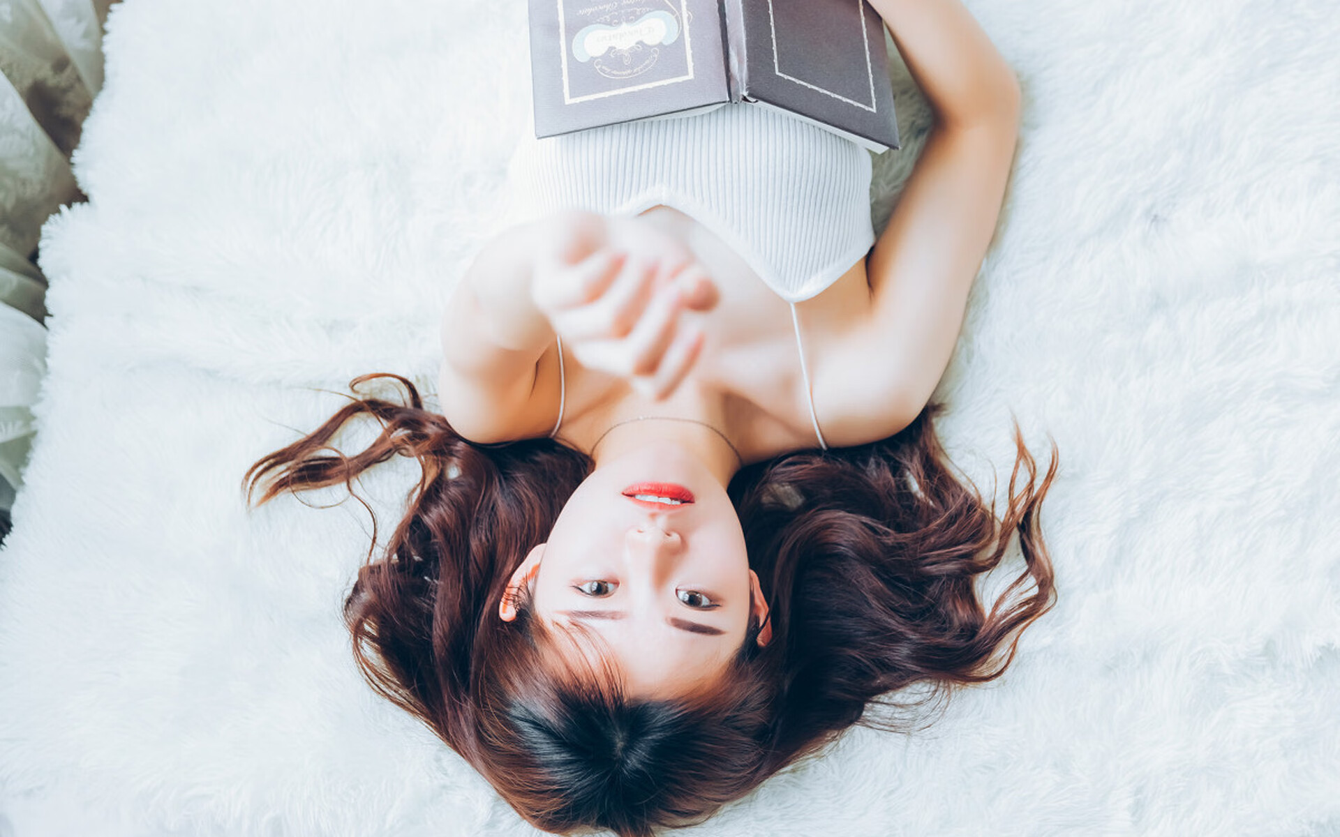 开云在线直播-2021年季后赛，库里的每一场远投都成为比赛的“焦点”，数场比赛投中五个以上三分球