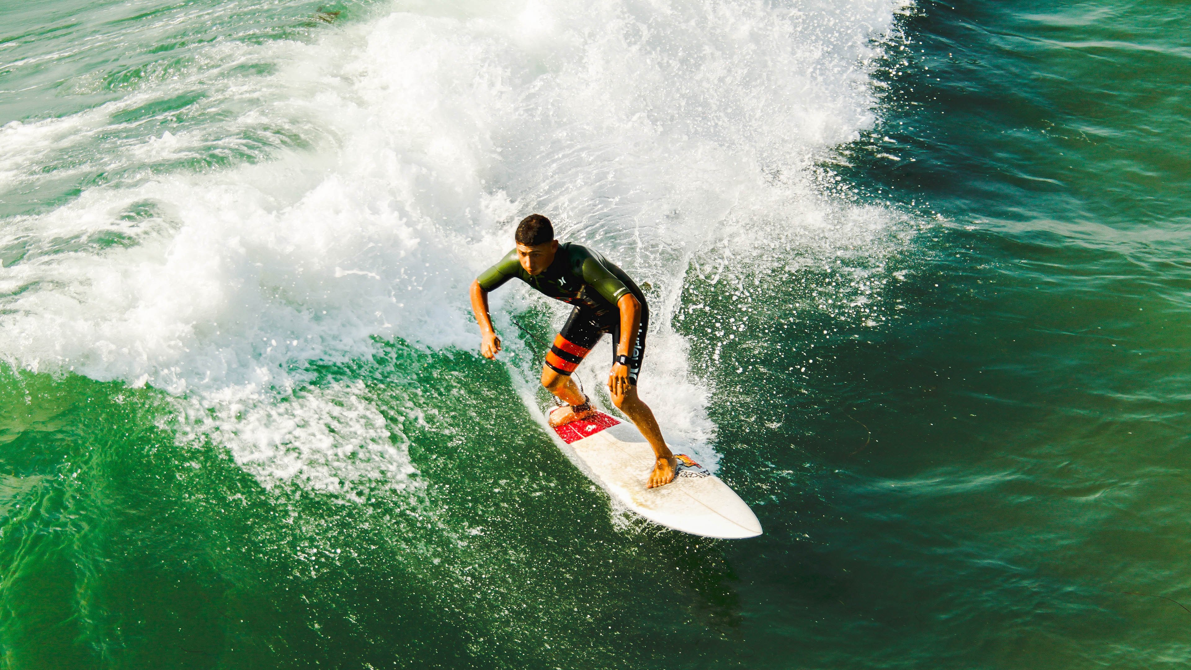 英超紧张激烈，精彩反击和精彩扑救轮番上映，英超 激烈
